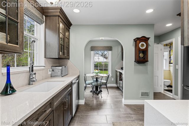 938 LAKEPOINTE STREET, Grosse Pointe Park, MI 48230