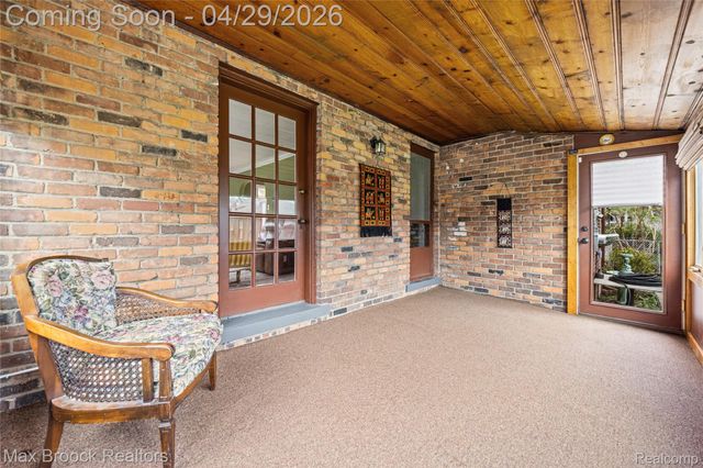 938 LAKEPOINTE STREET, Grosse Pointe Park, MI 48230