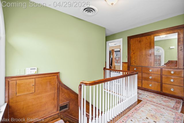 938 LAKEPOINTE STREET, Grosse Pointe Park, MI 48230