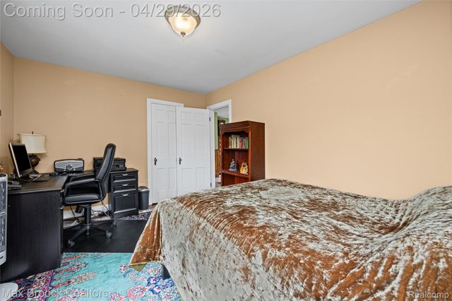 938 LAKEPOINTE STREET, Grosse Pointe Park, MI 48230