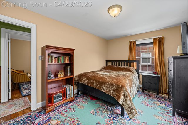 938 LAKEPOINTE STREET, Grosse Pointe Park, MI 48230