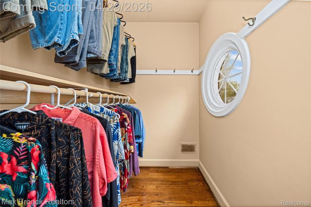 938 LAKEPOINTE STREET, Grosse Pointe Park, MI 48230