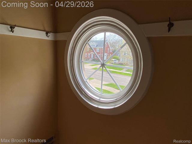 938 LAKEPOINTE STREET, Grosse Pointe Park, MI 48230