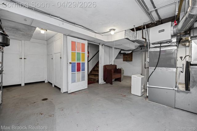 938 LAKEPOINTE STREET, Grosse Pointe Park, MI 48230