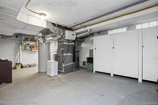 938 LAKEPOINTE STREET, Grosse Pointe Park, MI 48230