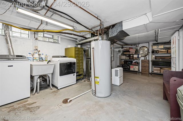 938 LAKEPOINTE STREET, Grosse Pointe Park, MI 48230