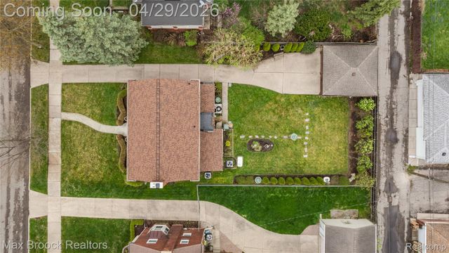 938 LAKEPOINTE STREET, Grosse Pointe Park, MI 48230