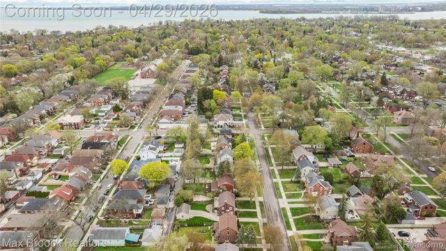 938 LAKEPOINTE STREET, Grosse Pointe Park, MI 48230