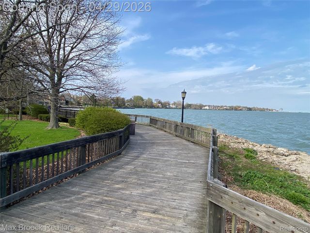 938 LAKEPOINTE STREET, Grosse Pointe Park, MI 48230