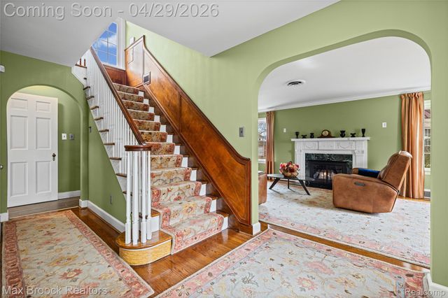 938 LAKEPOINTE STREET, Grosse Pointe Park, MI 48230