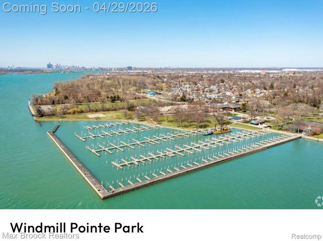 938 LAKEPOINTE STREET, Grosse Pointe Park, MI 48230