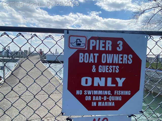 938 LAKEPOINTE STREET, Grosse Pointe Park, MI 48230