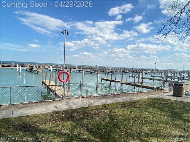 938 LAKEPOINTE STREET, Grosse Pointe Park, MI 48230