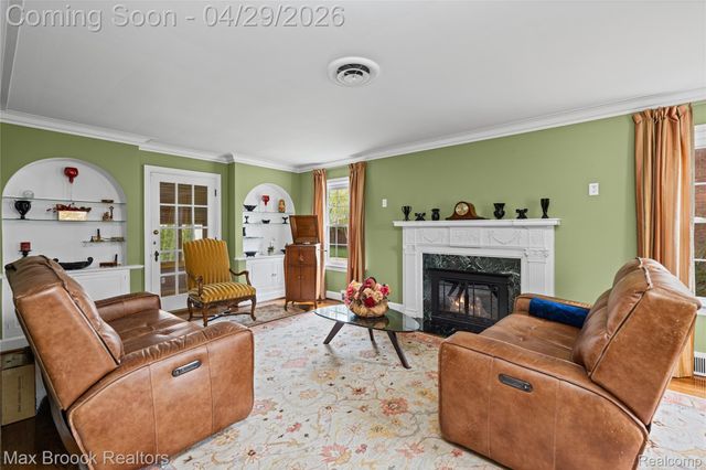 938 LAKEPOINTE STREET, Grosse Pointe Park, MI 48230