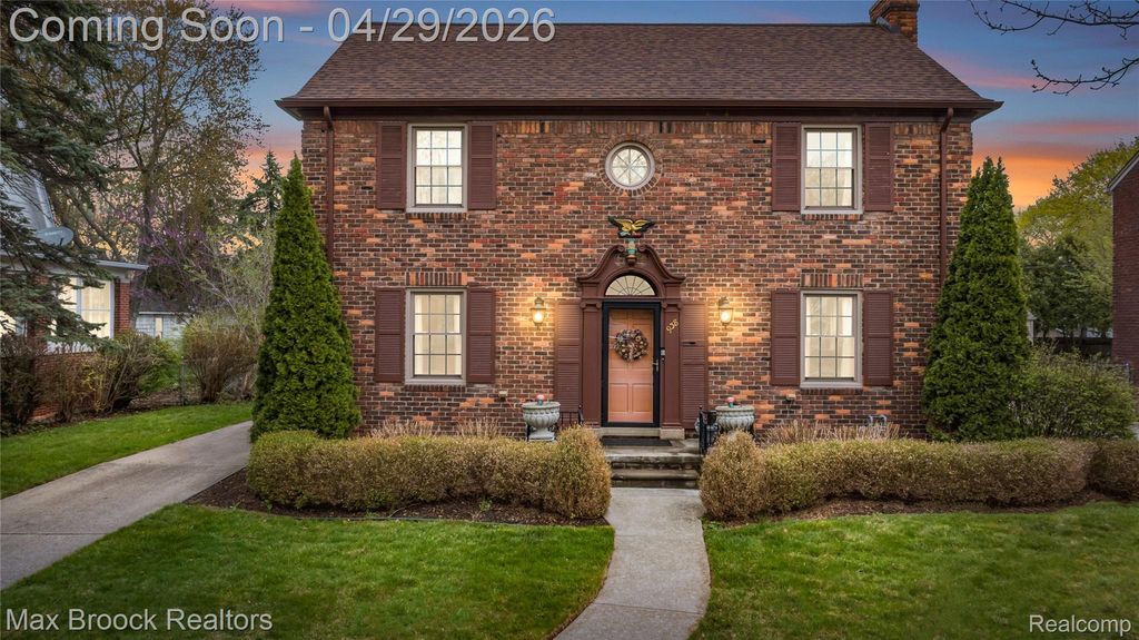 938 LAKEPOINTE STREET, Grosse Pointe Park, MI 48230