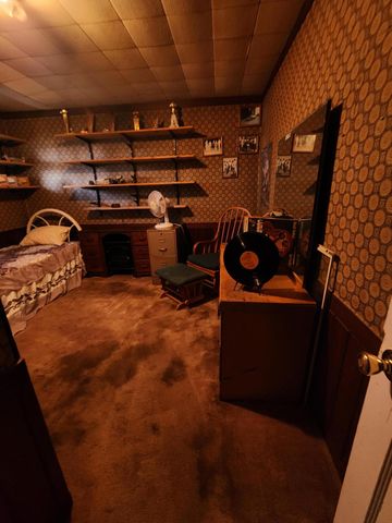 3136 E Bardsley Avenue SE, Tulare, CA 93274