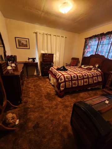 3136 E Bardsley Avenue SE, Tulare, CA 93274