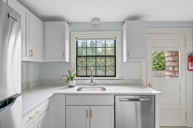 24 Hereford Road, Marblehead, MA 01945