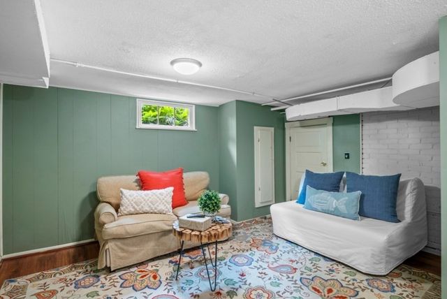 24 Hereford Road, Marblehead, MA 01945