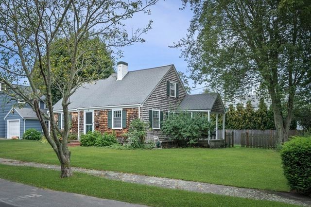 24 Hereford Road, Marblehead, MA 01945