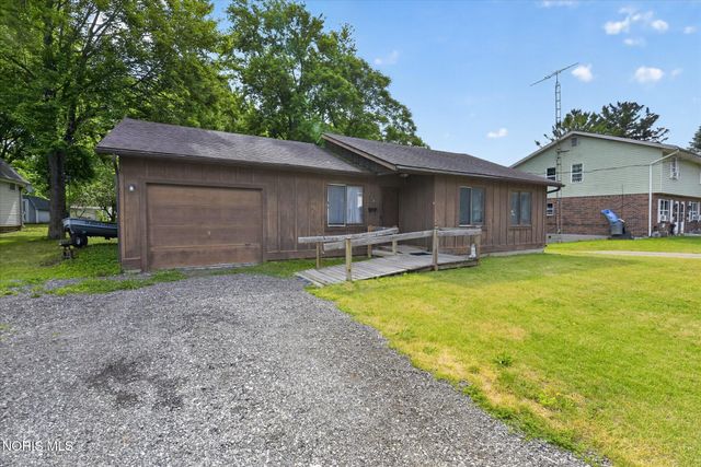125 Harrison Avenue, Swanton, OH 43558