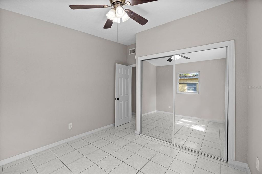 Image 11 of property listing at 818 28TH STREET CIRCLE E, Bradenton, FL 34203