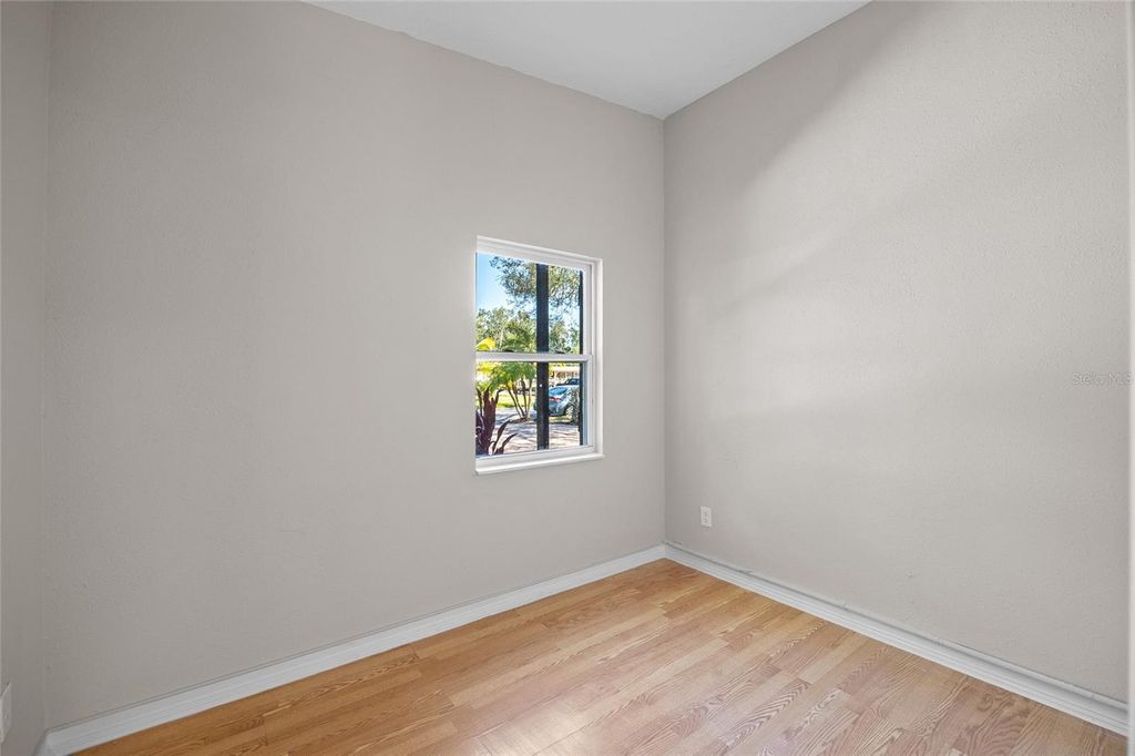 Image 17 of property listing at 818 28TH STREET CIRCLE E, Bradenton, FL 34203