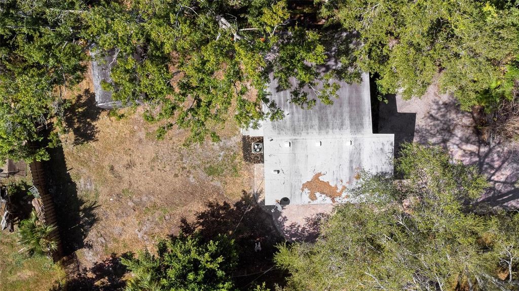 Image 27 of property listing at 818 28TH STREET CIRCLE E, Bradenton, FL 34203