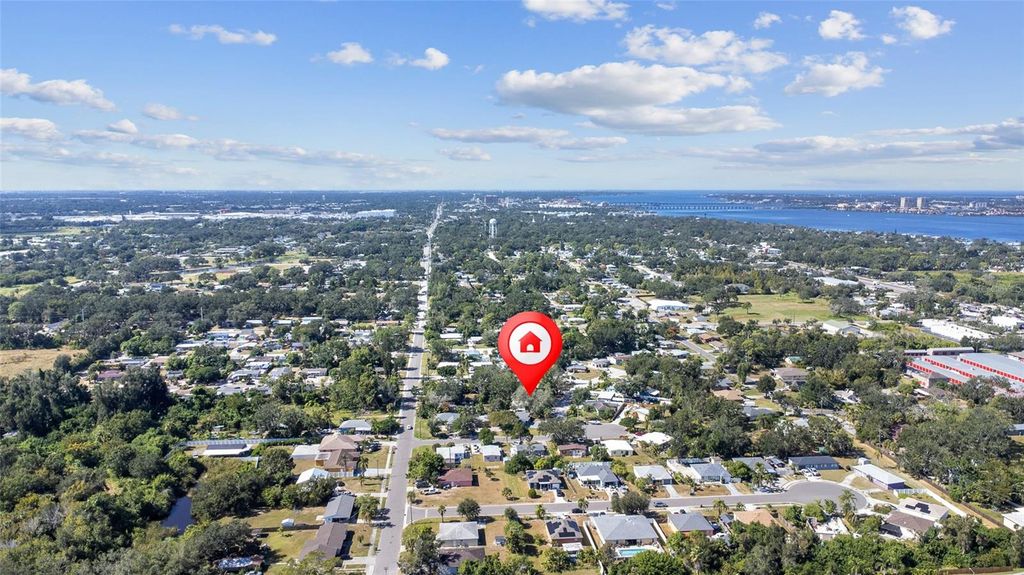 Image 29 of property listing at 818 28TH STREET CIRCLE E, Bradenton, FL 34203