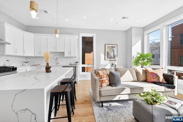 126 De Kalb Avenue 2, Jersey City, NJ 07306