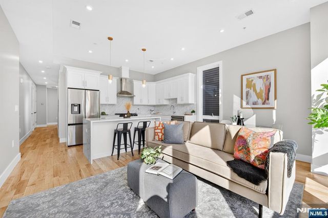 126 De Kalb Avenue 2, Jersey City, NJ 07306