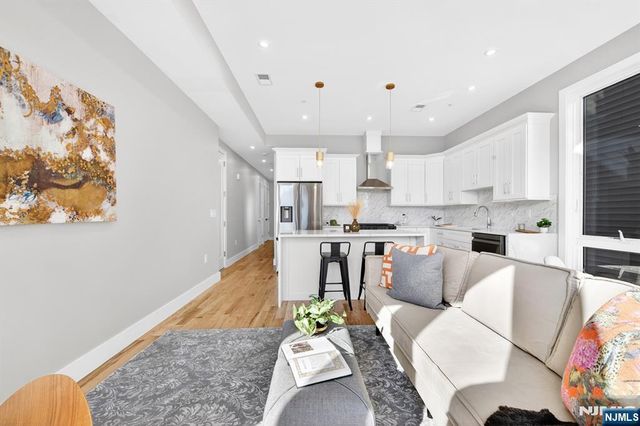 126 De Kalb Avenue 2, Jersey City, NJ 07306