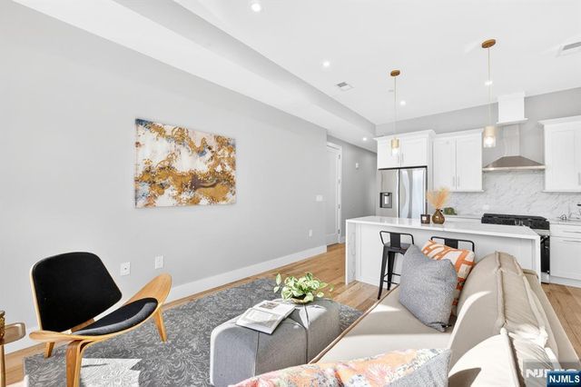 126 De Kalb Avenue 2, Jersey City, NJ 07306
