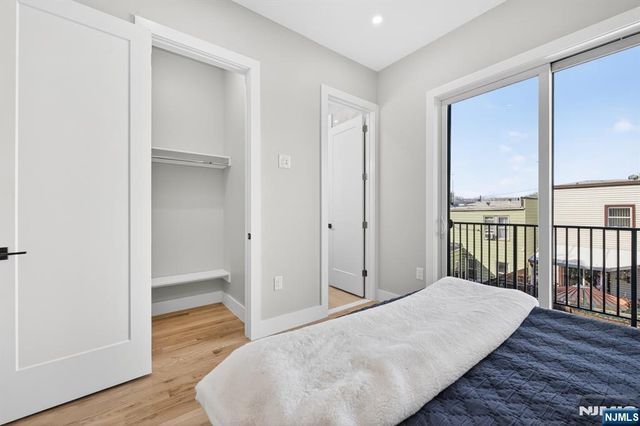 126 De Kalb Avenue 2, Jersey City, NJ 07306