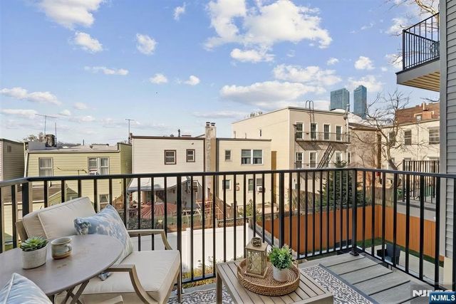 126 De Kalb Avenue 2, Jersey City, NJ 07306