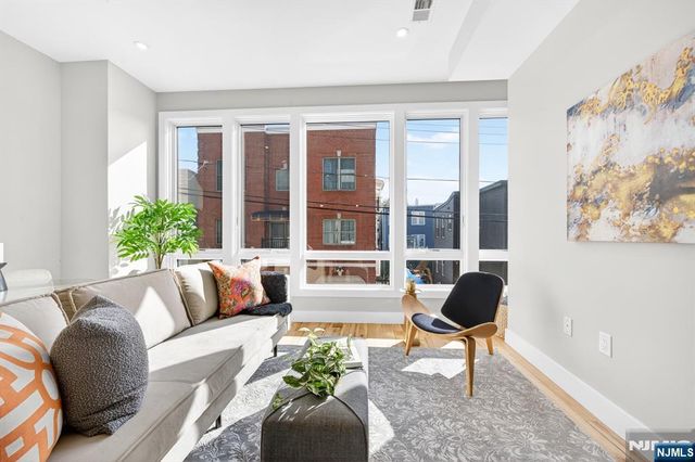 126 De Kalb Avenue 2, Jersey City, NJ 07306