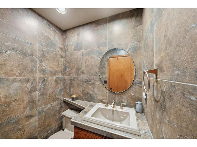 18962 E Stanford Dr, Aurora, CO 80015