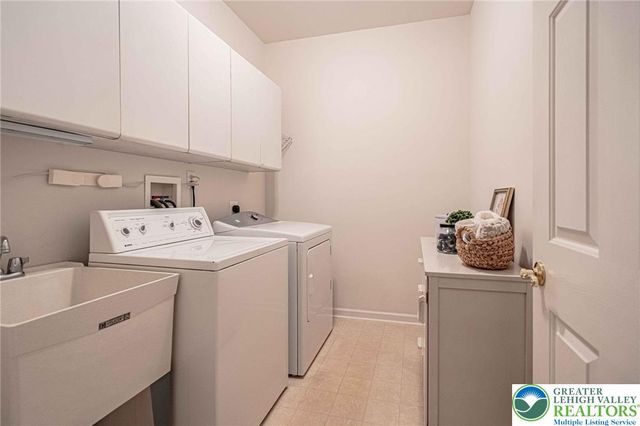 5010 Valley Stream Lane 90, Macungie Boro, PA 18062