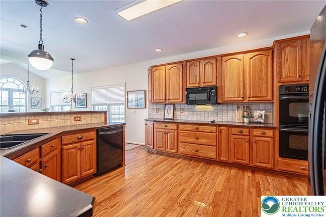 5010 Valley Stream Lane 90, Macungie Boro, PA 18062