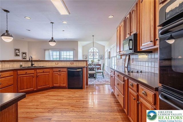5010 Valley Stream Lane 90, Macungie Boro, PA 18062