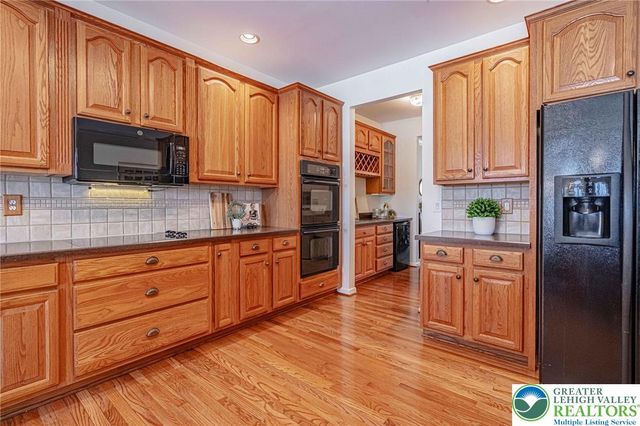 5010 Valley Stream Lane 90, Macungie Boro, PA 18062