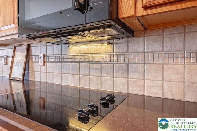 5010 Valley Stream Lane 90, Macungie Boro, PA 18062