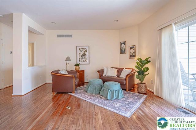 5010 Valley Stream Lane 90, Macungie Boro, PA 18062