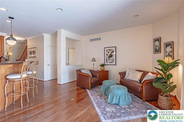 5010 Valley Stream Lane 90, Macungie Boro, PA 18062