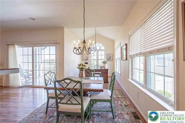5010 Valley Stream Lane 90, Macungie Boro, PA 18062