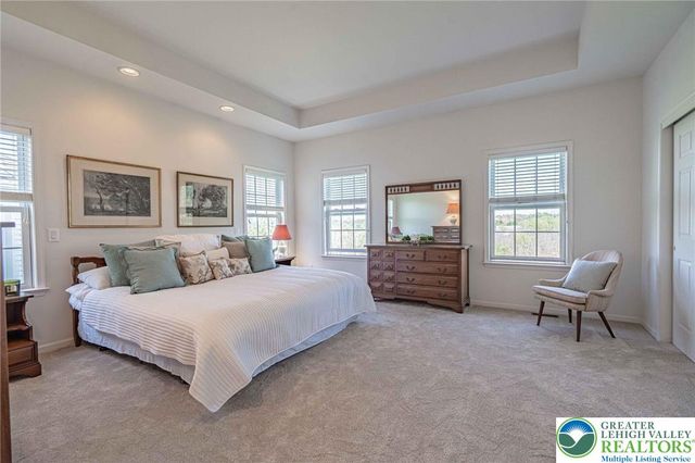5010 Valley Stream Lane 90, Macungie Boro, PA 18062