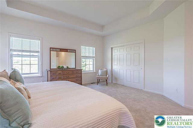 5010 Valley Stream Lane 90, Macungie Boro, PA 18062
