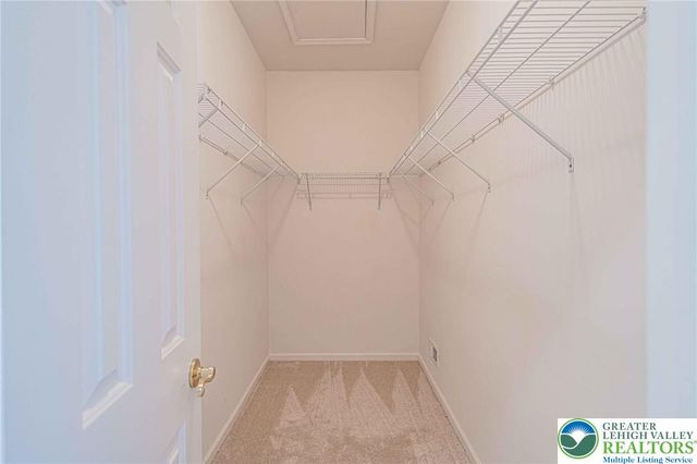 5010 Valley Stream Lane 90, Macungie Boro, PA 18062