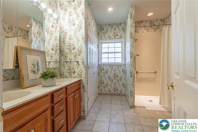 5010 Valley Stream Lane 90, Macungie Boro, PA 18062