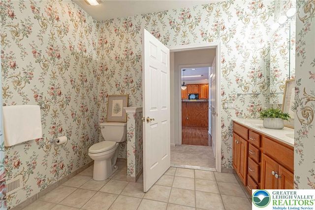 5010 Valley Stream Lane 90, Macungie Boro, PA 18062